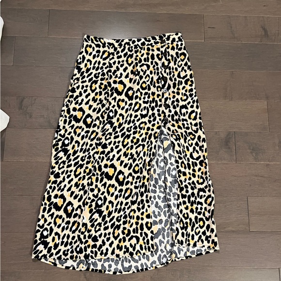 ASTR cheetah skirt - Picture 1 of 4